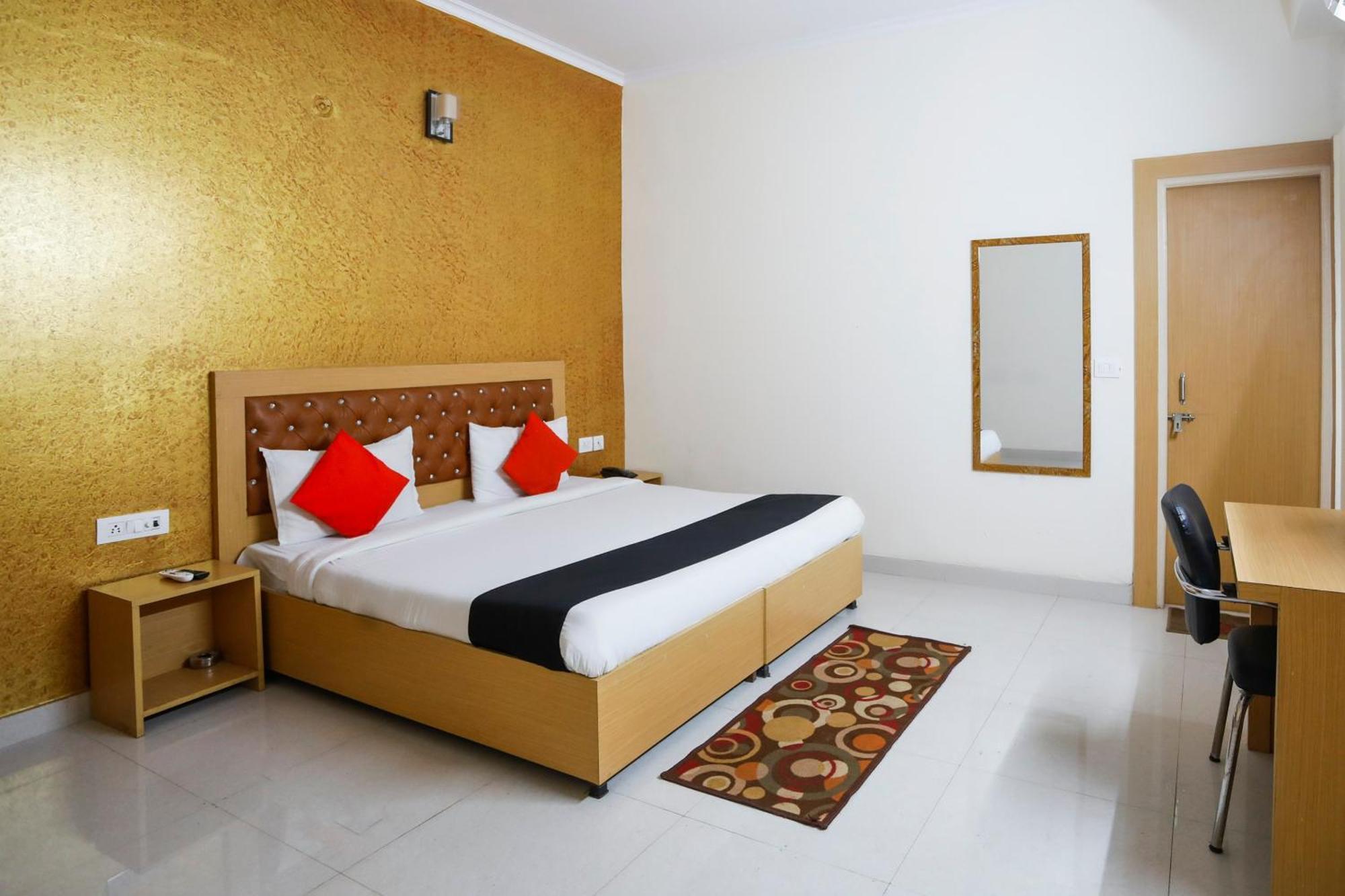Diamond Imperial Hotel Noida Exterior foto
